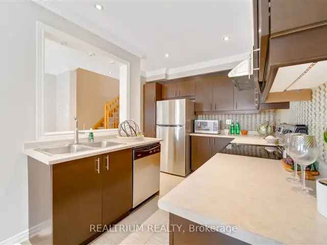 3 Bedroom 4 Bathroom Freehold Townhouse in Stouffville