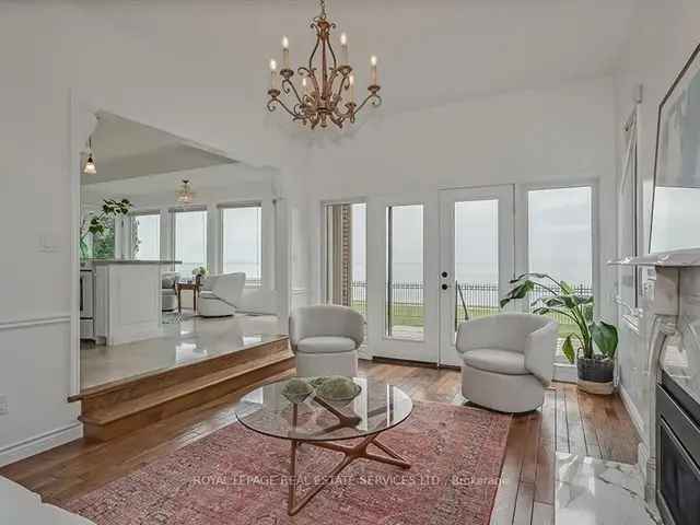 House For Sale in Oakville, Ontario