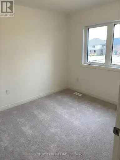 3 Bedroom Townhouse in South Barrie - 1436 sq ft