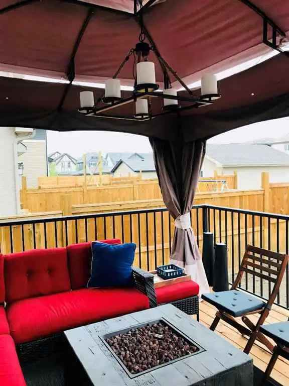 Duplex For Rent in Calgary, Alberta