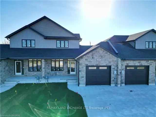 Townhouse For Sale in Port Elgin, Ontario