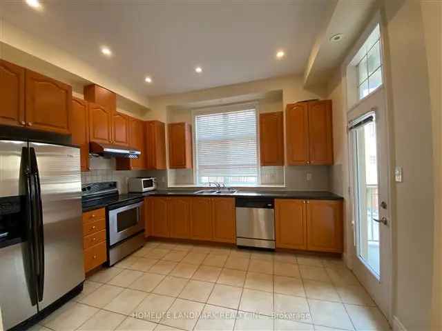 Townhouse For Rent in Markham, Ontario