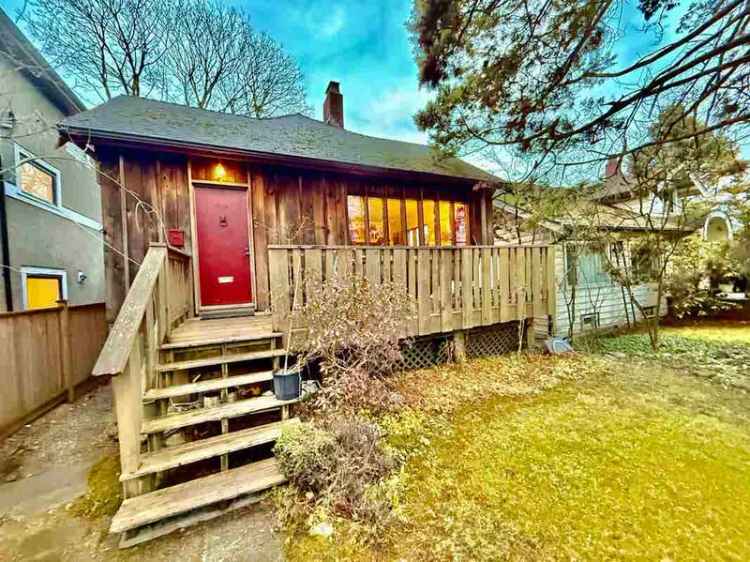 Point Grey 2-Bedroom Bungalow - Serene Retreat near Top Schools