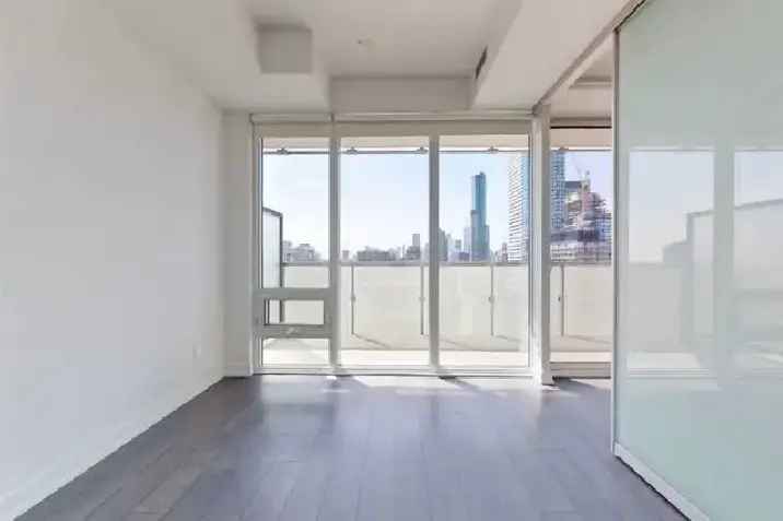 2 Bedroom Apartment for Rent in Downtown Toronto with Amenities