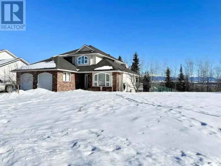 Gorgeous Smithers Home - 4 Beds, 3.5 Baths - Mountain Views