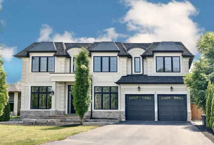 Luxury West Oakville Home: Custom Design, Elegant Finishes, In-Law Suite Potential