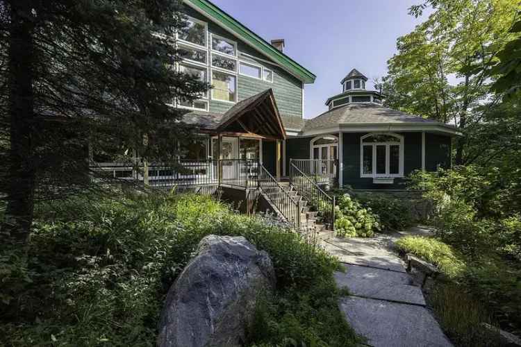 Buy Lake House in Gravenhurst with 9 Bedrooms and Luxurious Amenities