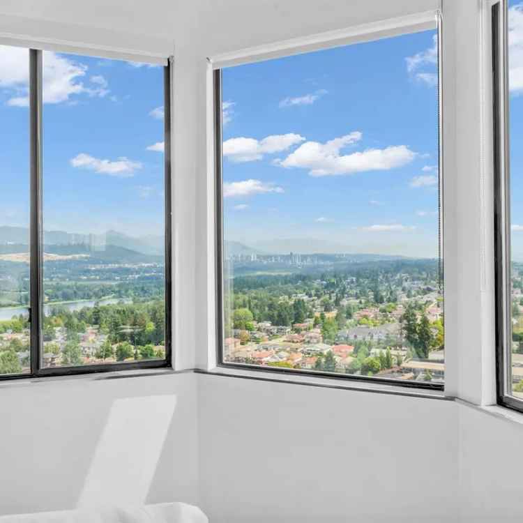 PENTHOUSE in Metrotown with Panoramic Views