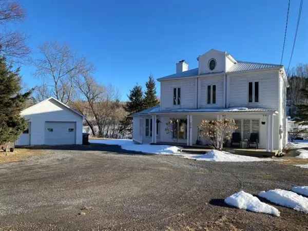 Two or More Storey House for Sale in Charlevoix