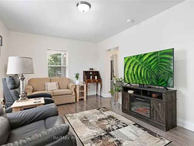 Duplex For Sale in Burlington, Ontario