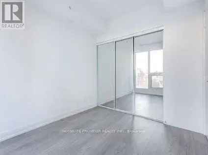 1 room apartment of 1303 m² in Toronto