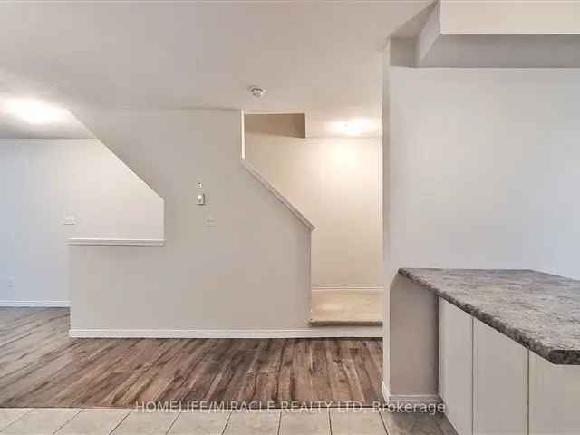 3-Bedroom Townhouse in Huron Park - Modern Kitchen and Open Layout