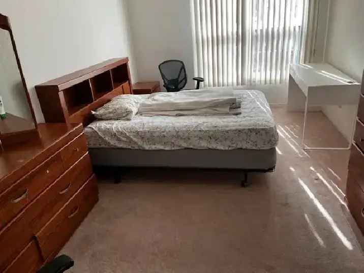 Room for Rent Near Algonquin College Centrepointe