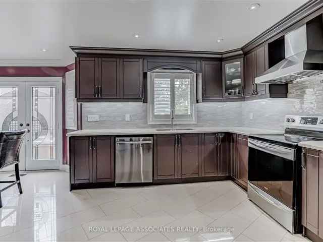 Stunning 4 2 Bedroom Home in Weston North York