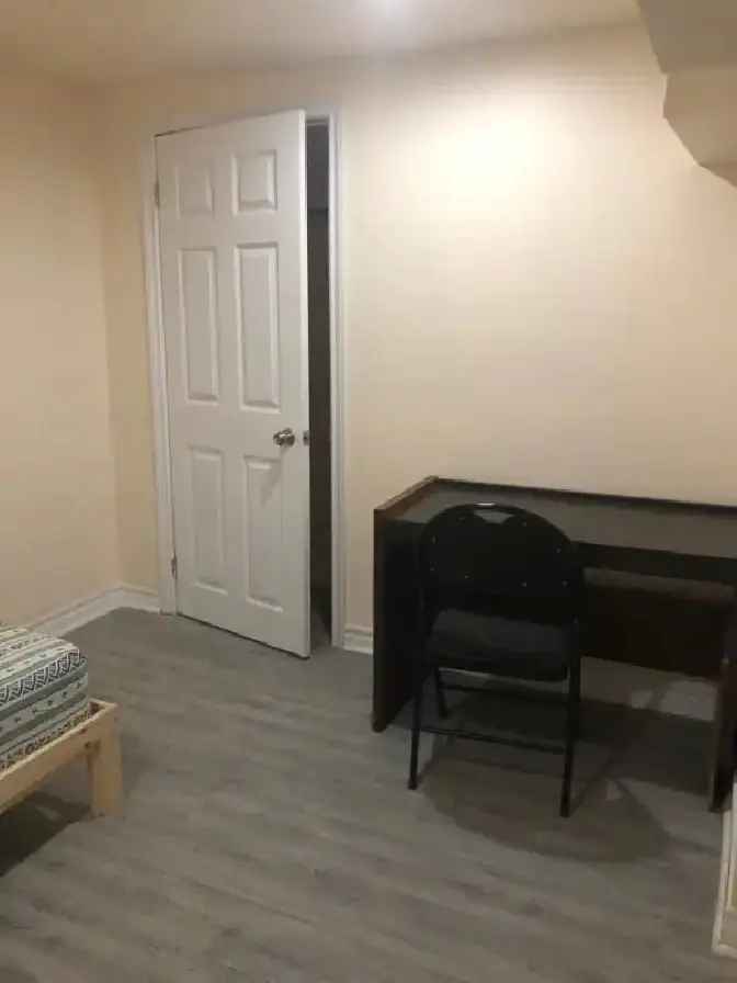 Rent shared room for students near Centennial College with key amenities