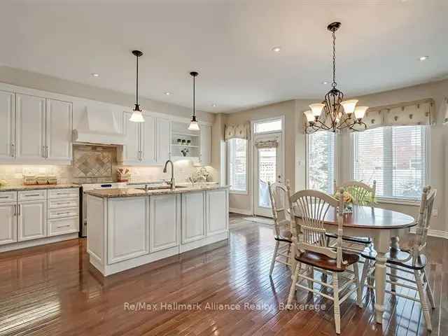 House For Sale in Oakville, Ontario