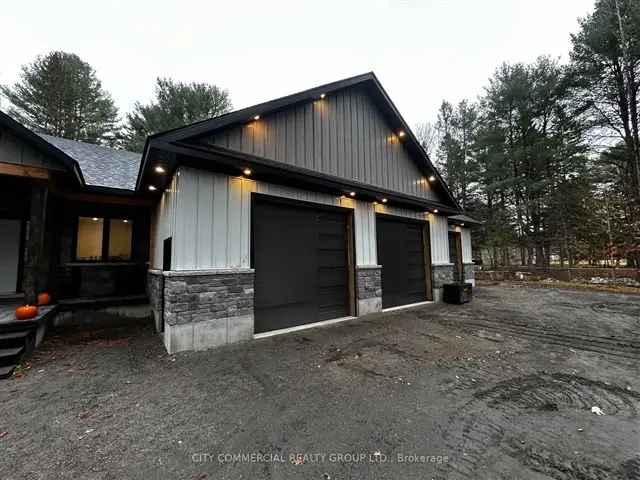 Bancroft New Construction Home 3 Beds 3 Baths Large Deck Hot Tub