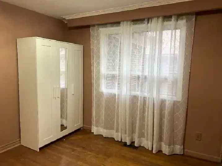 $850-Cozy Room for Rent in Steeles/Bathurst