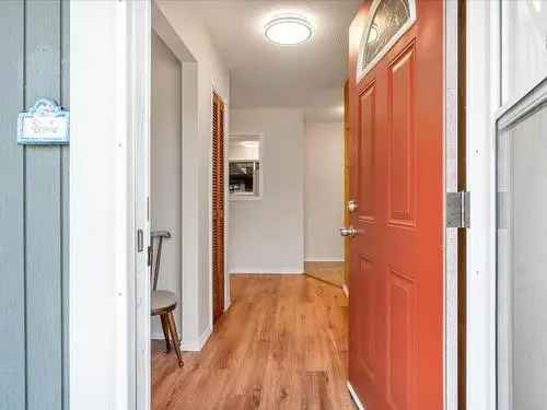 Spacious 3-Bed Rancher in Divers Lake, Nanaimo
