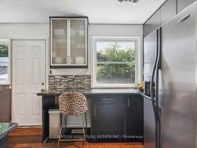 House For Sale in Burlington, Ontario