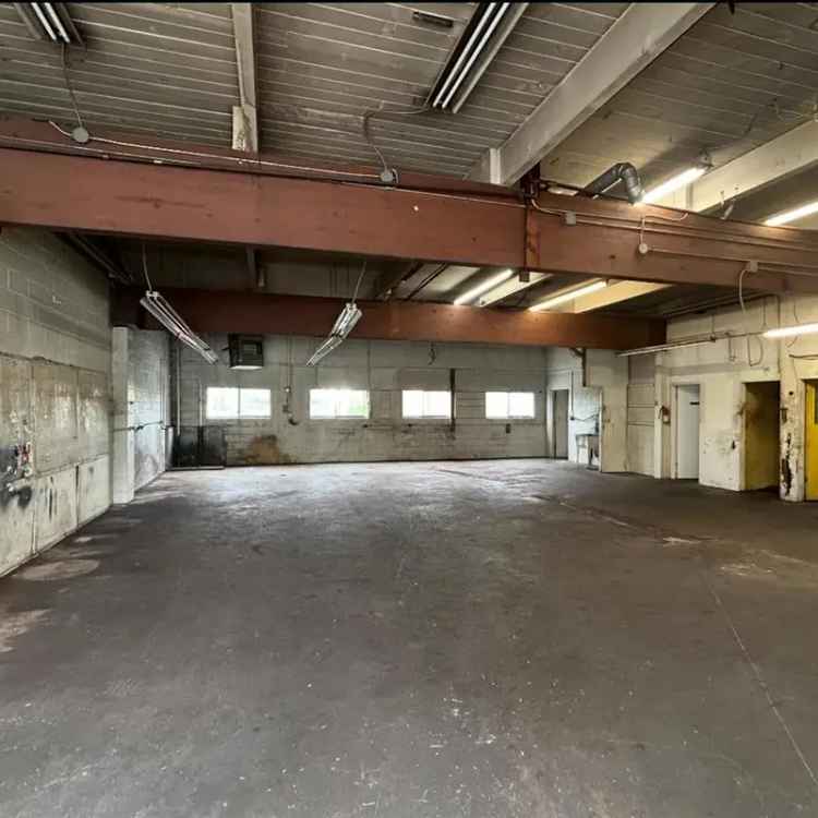 Lease Industrial Space in Coquitlam with Flexible Usage Options