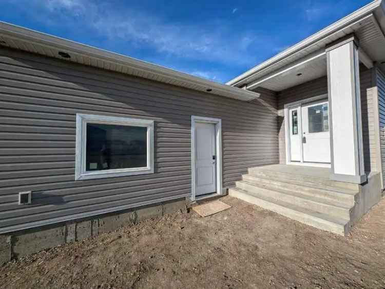 House For Rent in Medicine Hat, Alberta