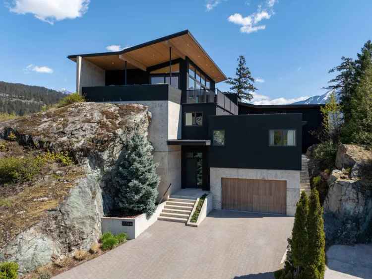 A $2,785,000.00 House/Single Family with 5 bedrooms in Pemberton, Pemberton