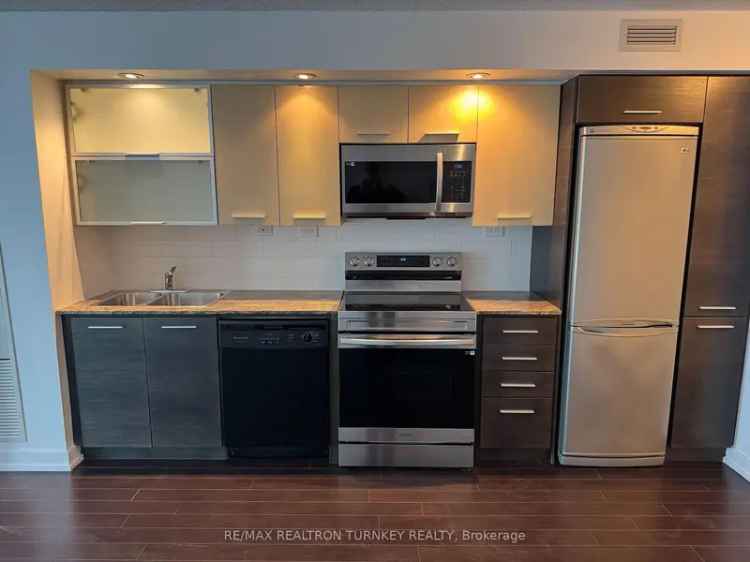 Rent Modern 1Bdrm Den Condo in Downtown Toronto with Luxurious Amenities