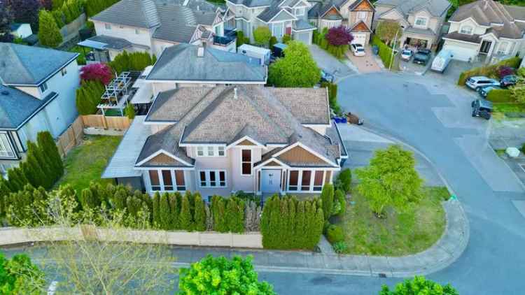 Upscale 3-Level Home in Fleetwood with 4 Bedrooms and Mortgage Helper