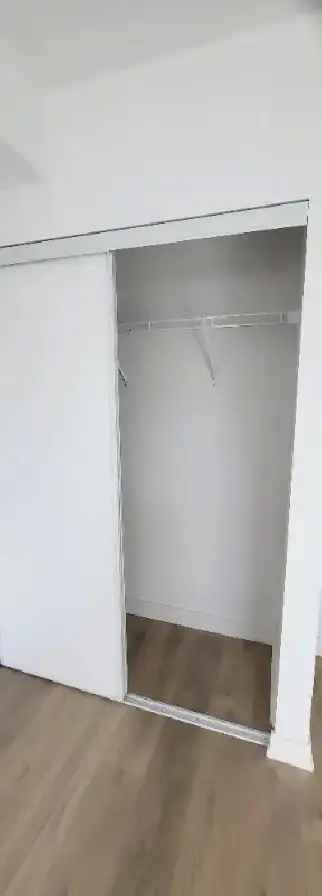 1 1Den Condo near York University Sheppard West TTC