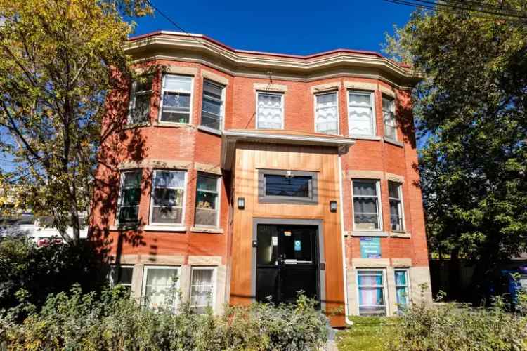 Rent Historic Apartment in Calgary with Modern Amenities