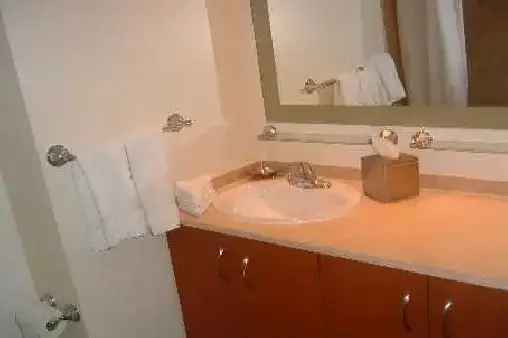 All Inclusive Furnished Studio Downtown Lakeview King Subway