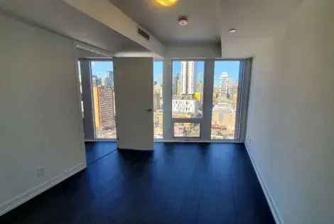 1 Bedroom Penthouse Apartment Toronto - 456 Sq Ft