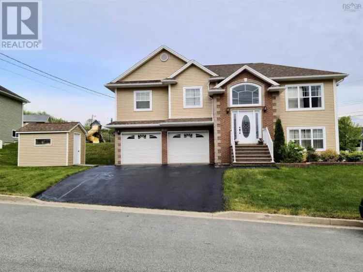 4 Bed 3 Bath Executive Split Entry Home in Middle Sackville