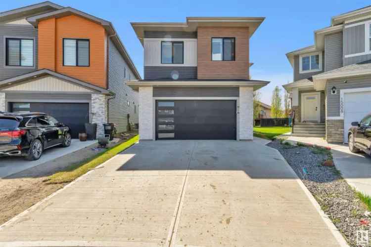 Luxury Detached Home with Gourmet Kitchen and Spacious Layout