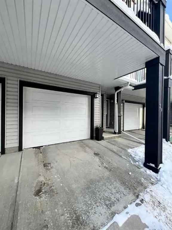 Townhouse For Rent in Calgary, Alberta