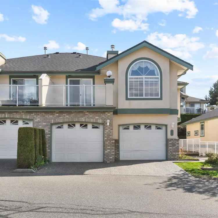 3 Bedroom Townhouse with Mountain Views For Sale
