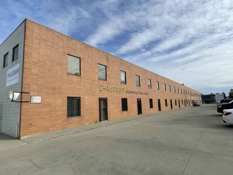 Office For Rent in 204,208,805, East Lake Boulevard NE, Airdrie, Alberta