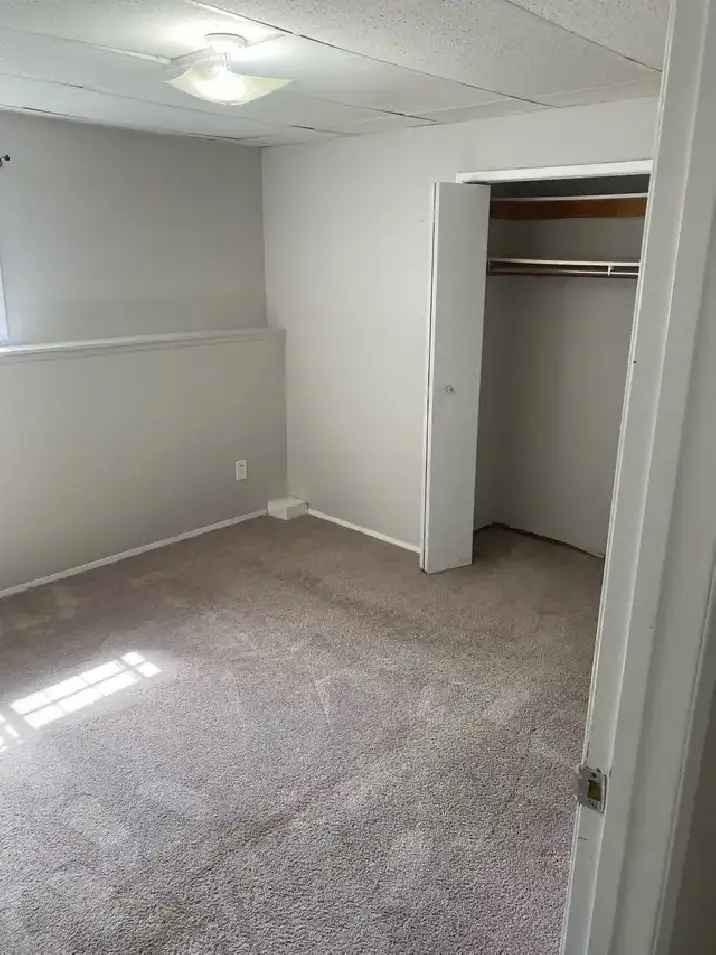 Room for Rent in Basement Suite - Female Only
