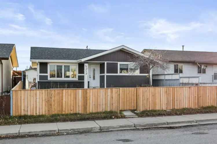 House For Sale in Calgary, Alberta