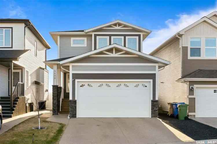 1498 sq ft Family Home Prairie Views 31 Baths Finished Basement
