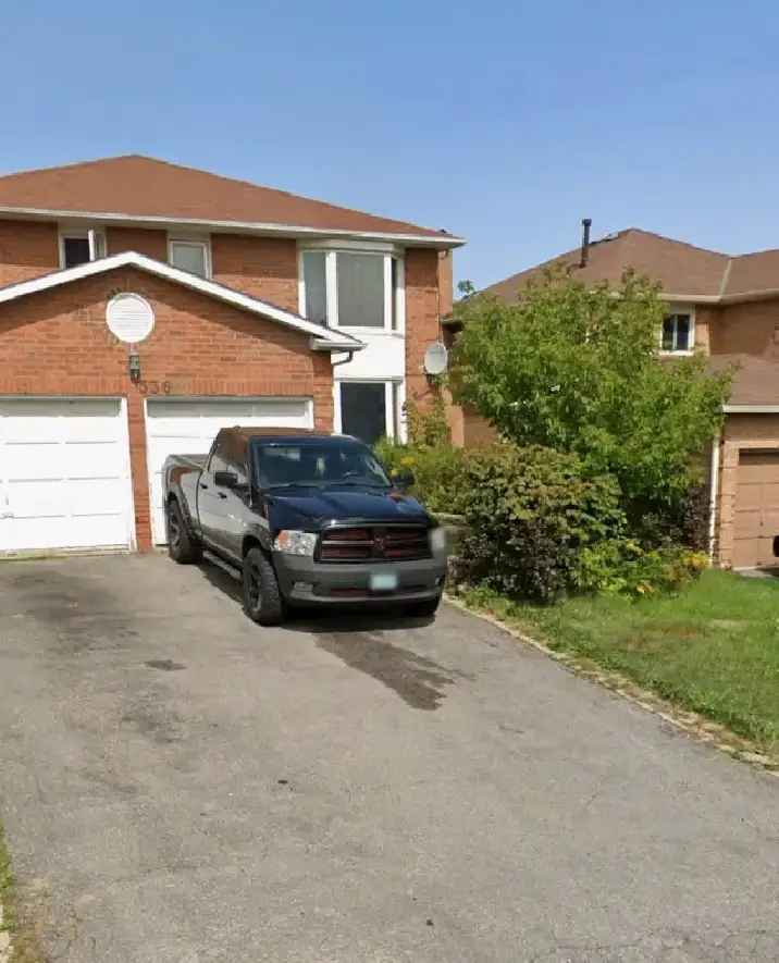 Room for rent in Pickering