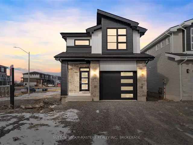 Modern 3-Bed 3.5-Bath Family Home in Lakeside Ponds