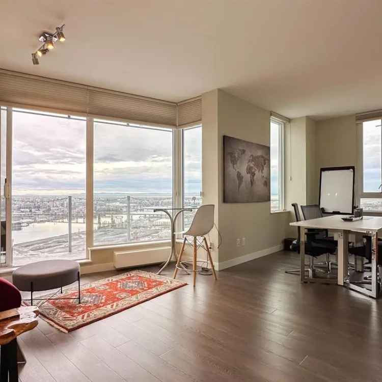 Sub Penthouse Unit with Panoramic Views