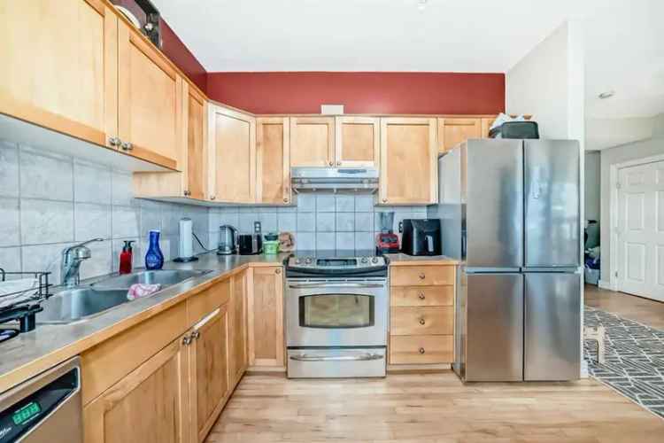 3-Bedroom 25-Bath Bridlewood Townhouse with Deck and Finished Basement