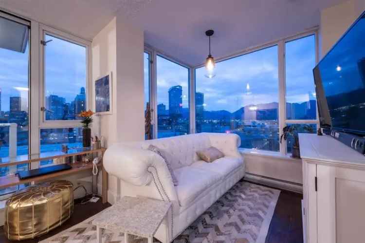 2-Bedroom Corner Unit with Mountain and City Views