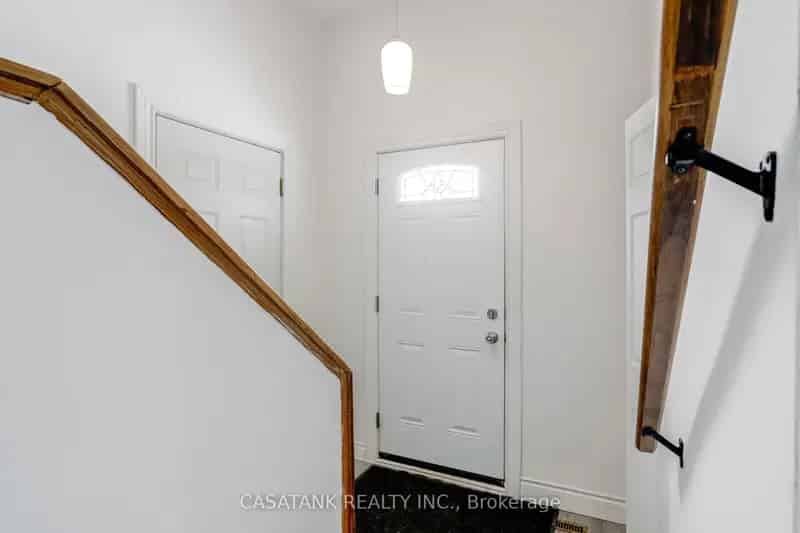 Hamilton Family Home Near Schools and Amenities