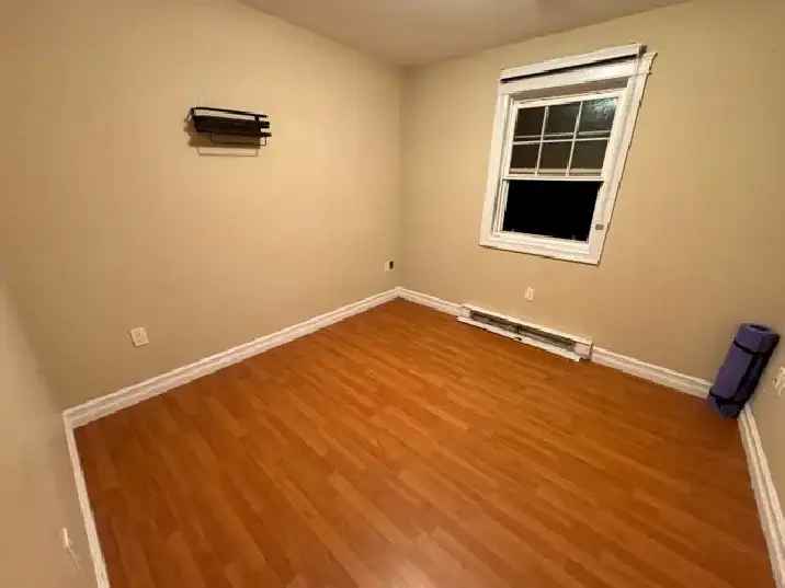 Private furnitured room for rent