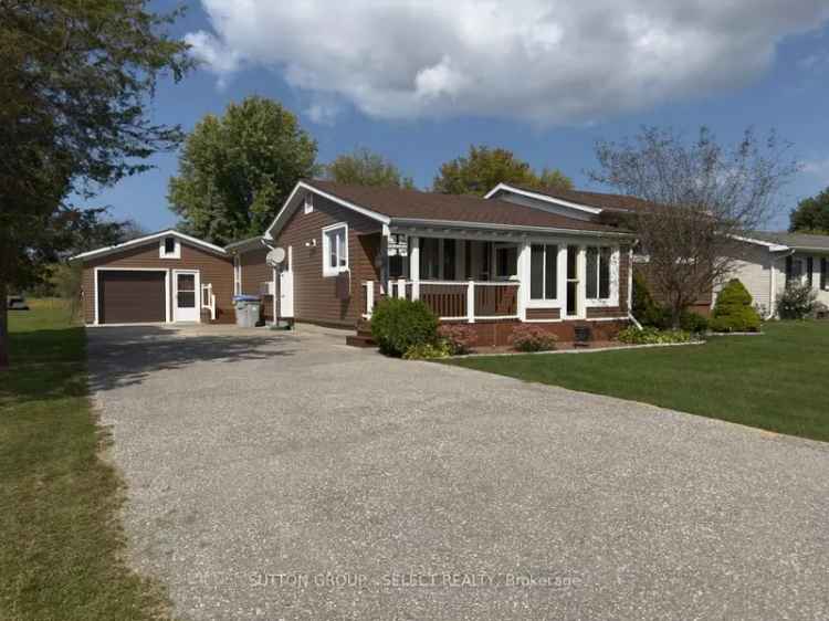 House For Sale in 8278, Burwell Road, Lambton Shores, Ontario