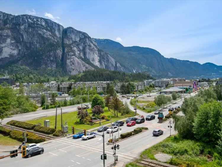 A $699,000.00 Apartment/Condo with 2 bedrooms in Dentville, Squamish